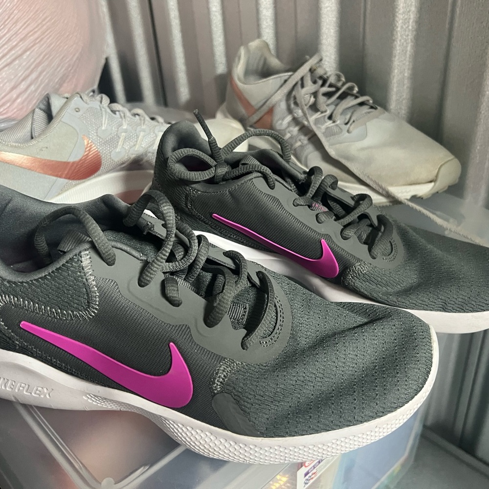 Nike Women's Gray and Purple Athletic Shoes